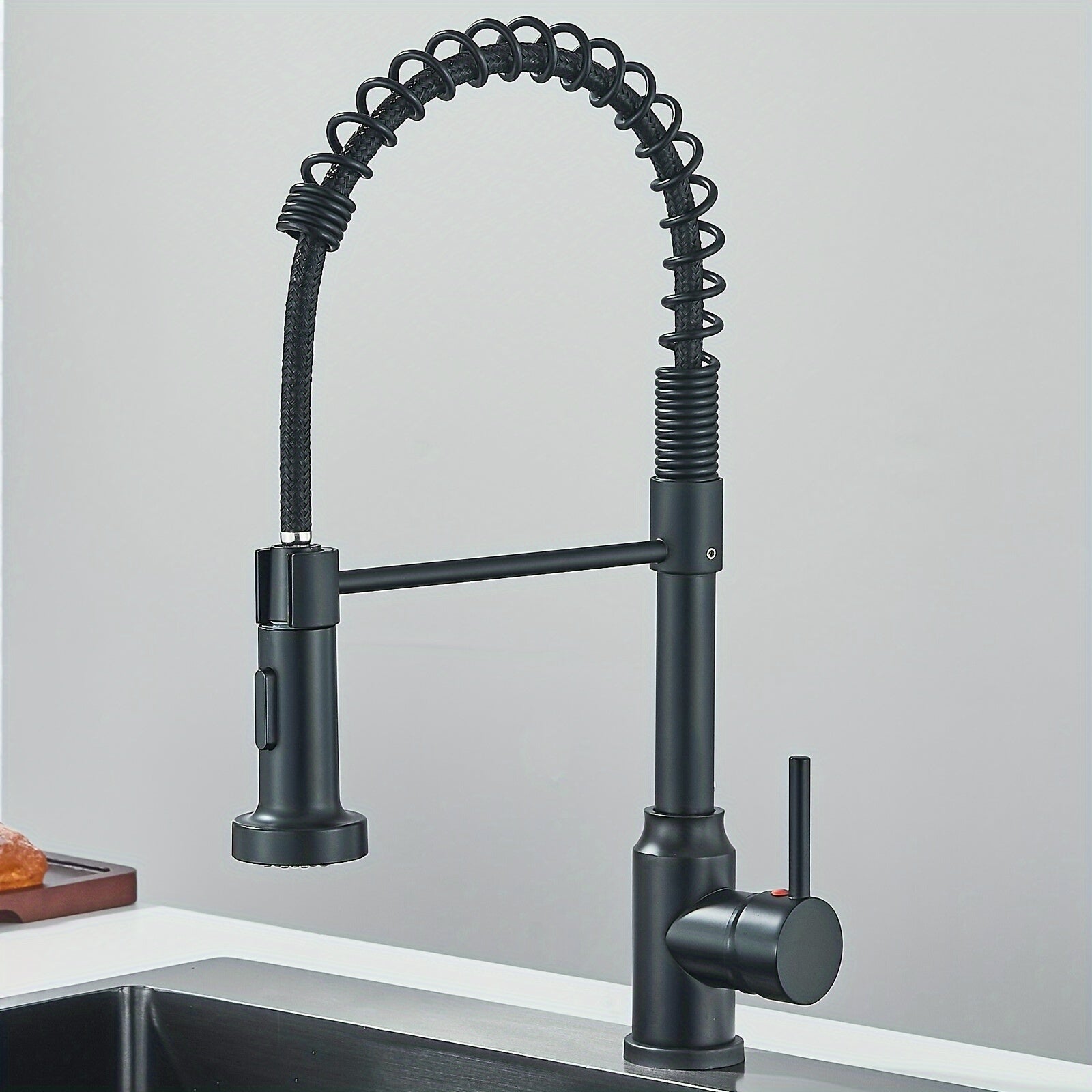 Matte Black Kitchen Faucet Featuring a Pull-Out Spray, Designed for Commercial Use with a Single Handle Lever. This Mixer Tap for The Kitchen Sink Includes a Pull-Down Sprayer with Dual Functions, Available in Matte Black And Brushed Nickel